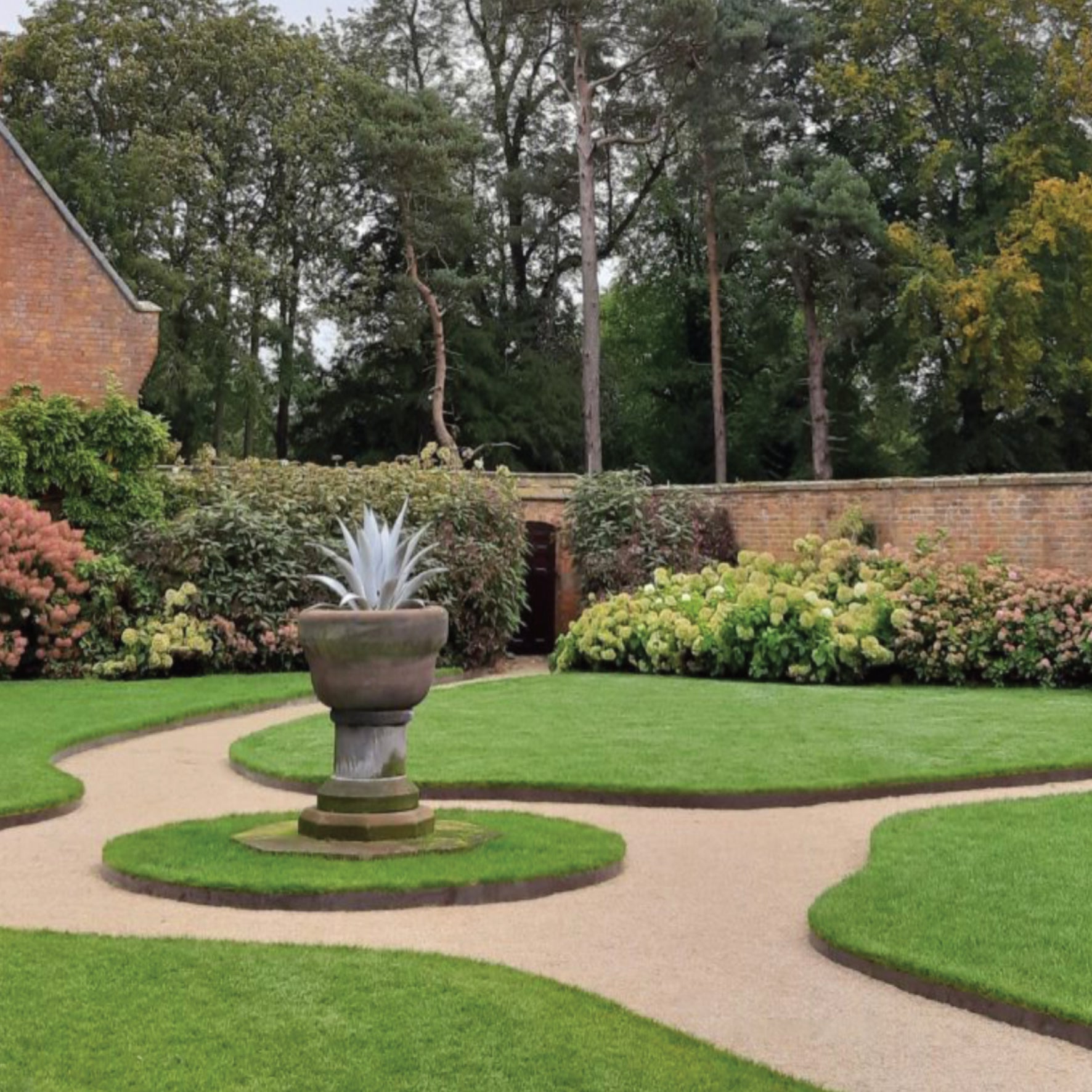 Metal Lawn Edging Rust Non-Galvanised Steel (Pack: 5 x 1m lengths)